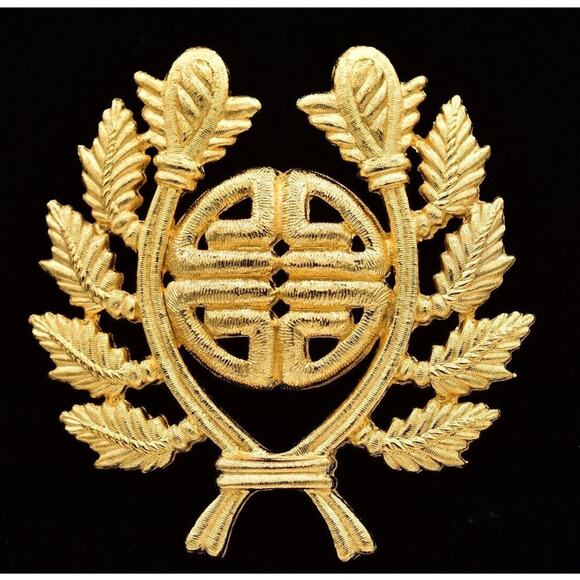 Givenchy Vintage Logo Pin Brooch Brushed Gold 4G Laurel Leaf Chunky Signed Bin1 - Picture 1 of 12